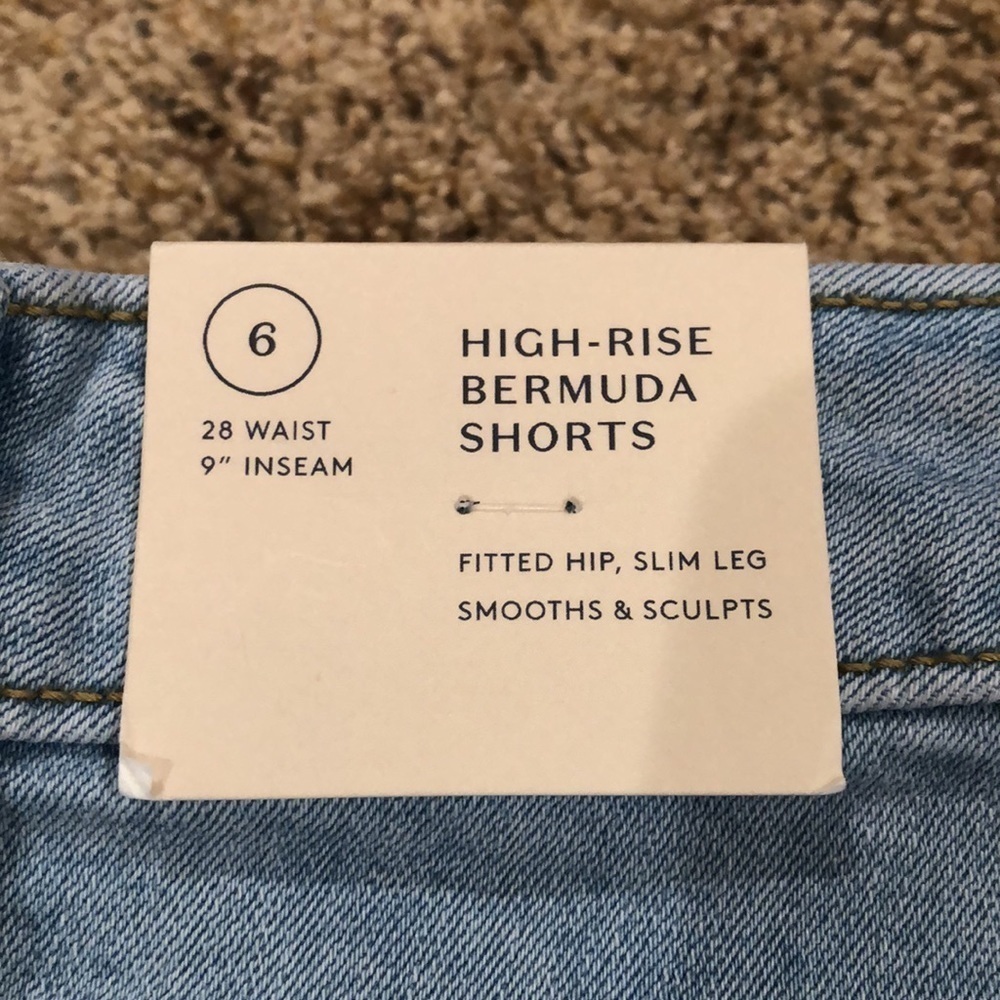 Universal Thread Bermuda Jean Shorts / NWT/ High Rise/ Size 6 - Picture 10 of 11